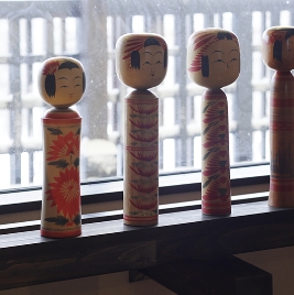 Naruko Kokeshi dolls